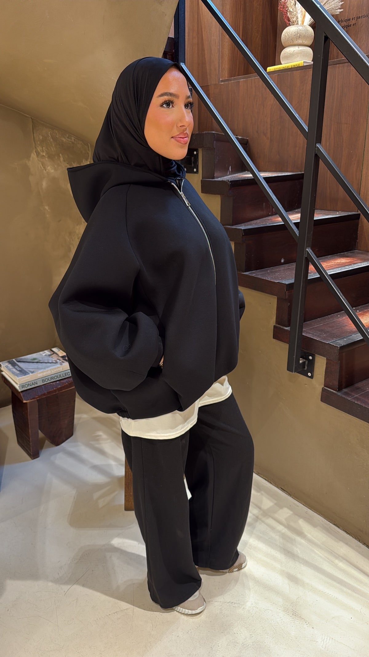 Veste à capuche noire