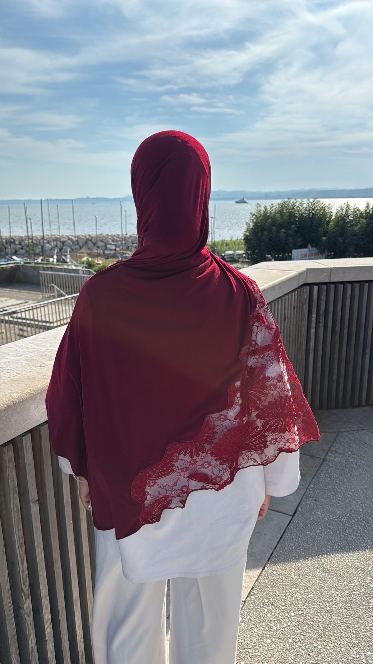Hijab dentelle bordeaux