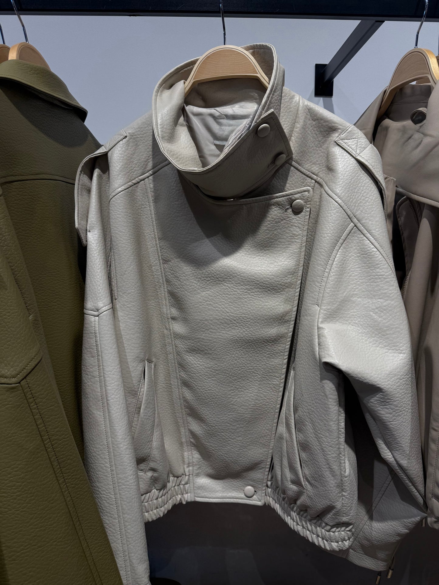 Veste en cuir crème