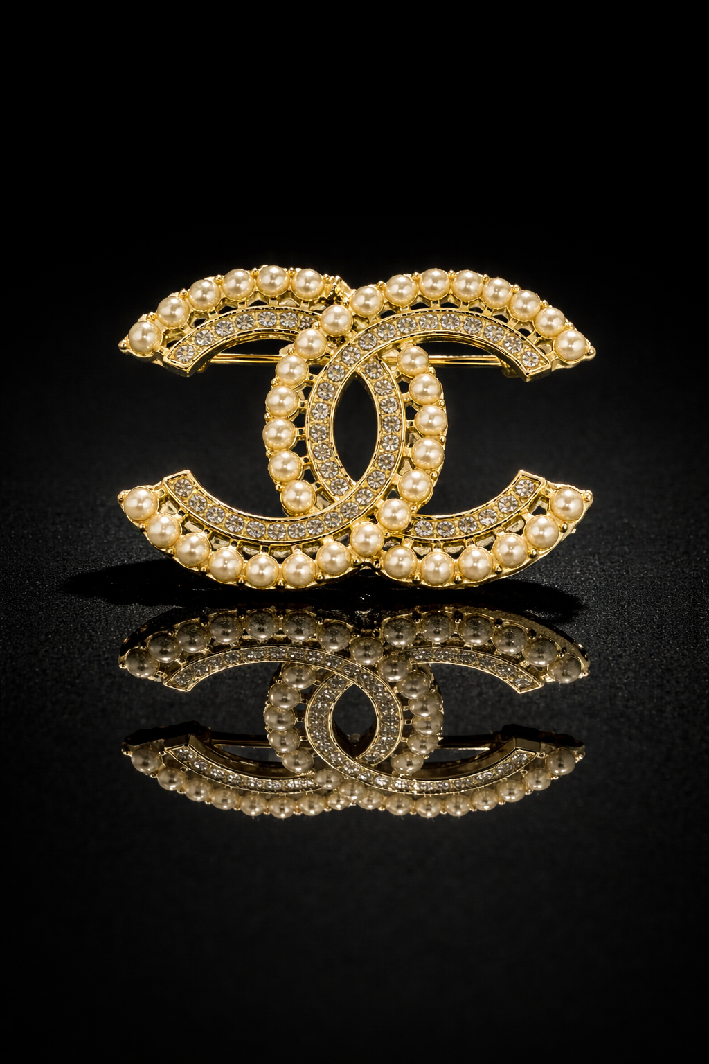 Broche dorée