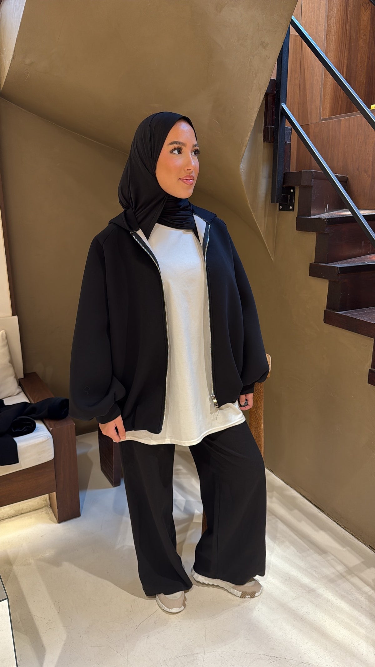 Veste à capuche noire