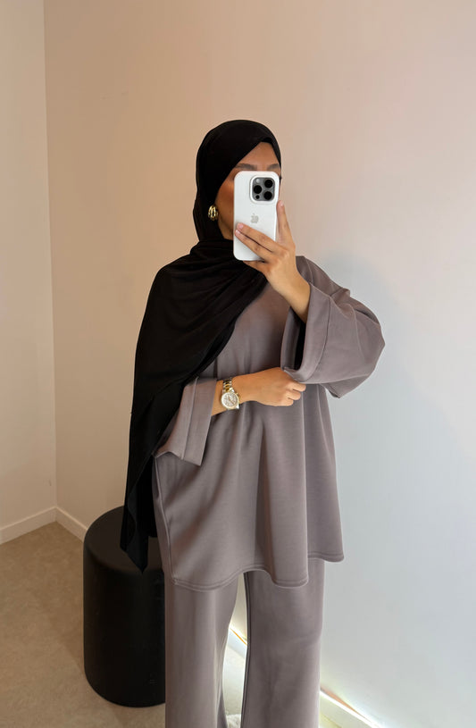 Ensemble taupe