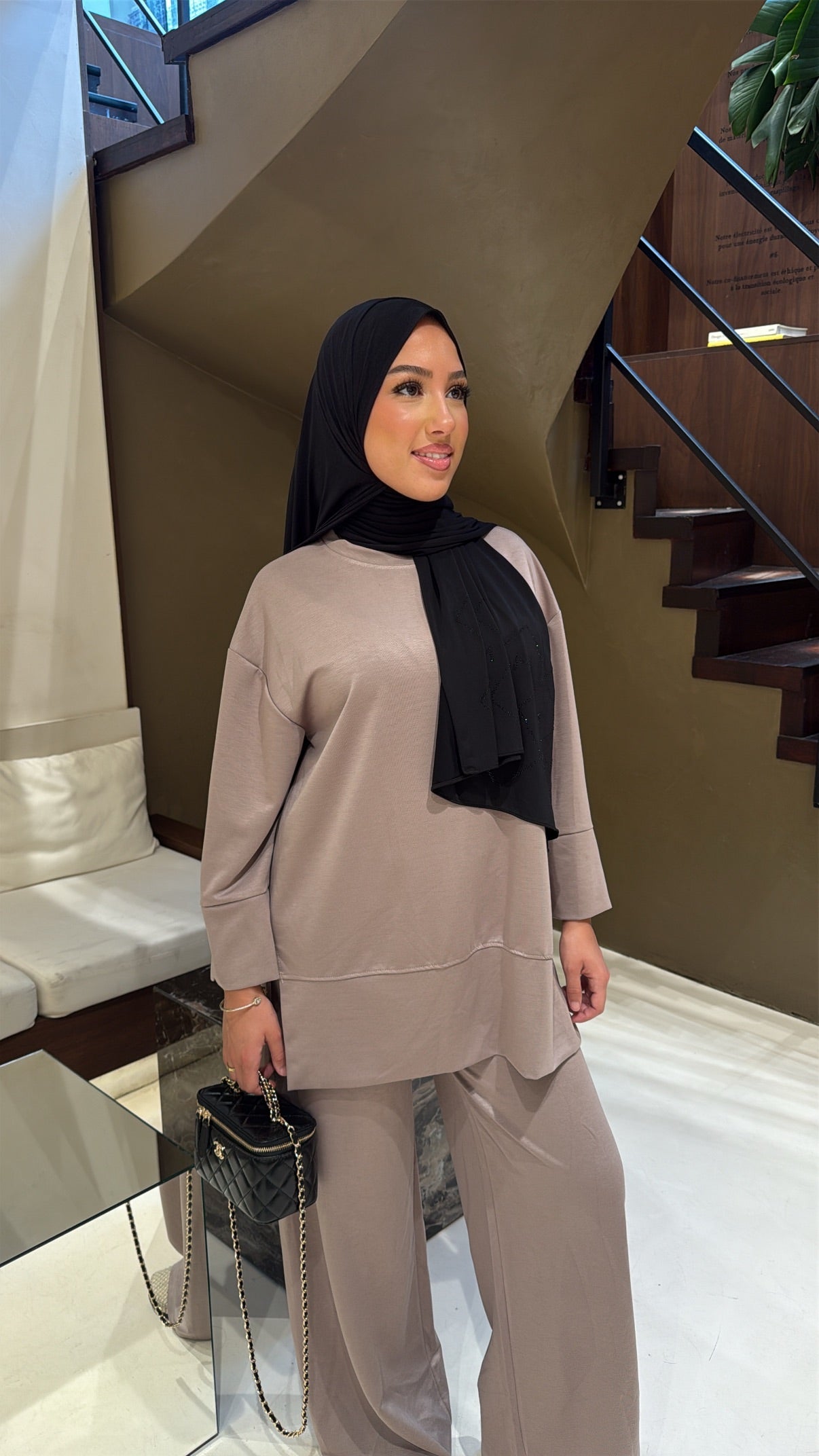 Ensemble taupe
