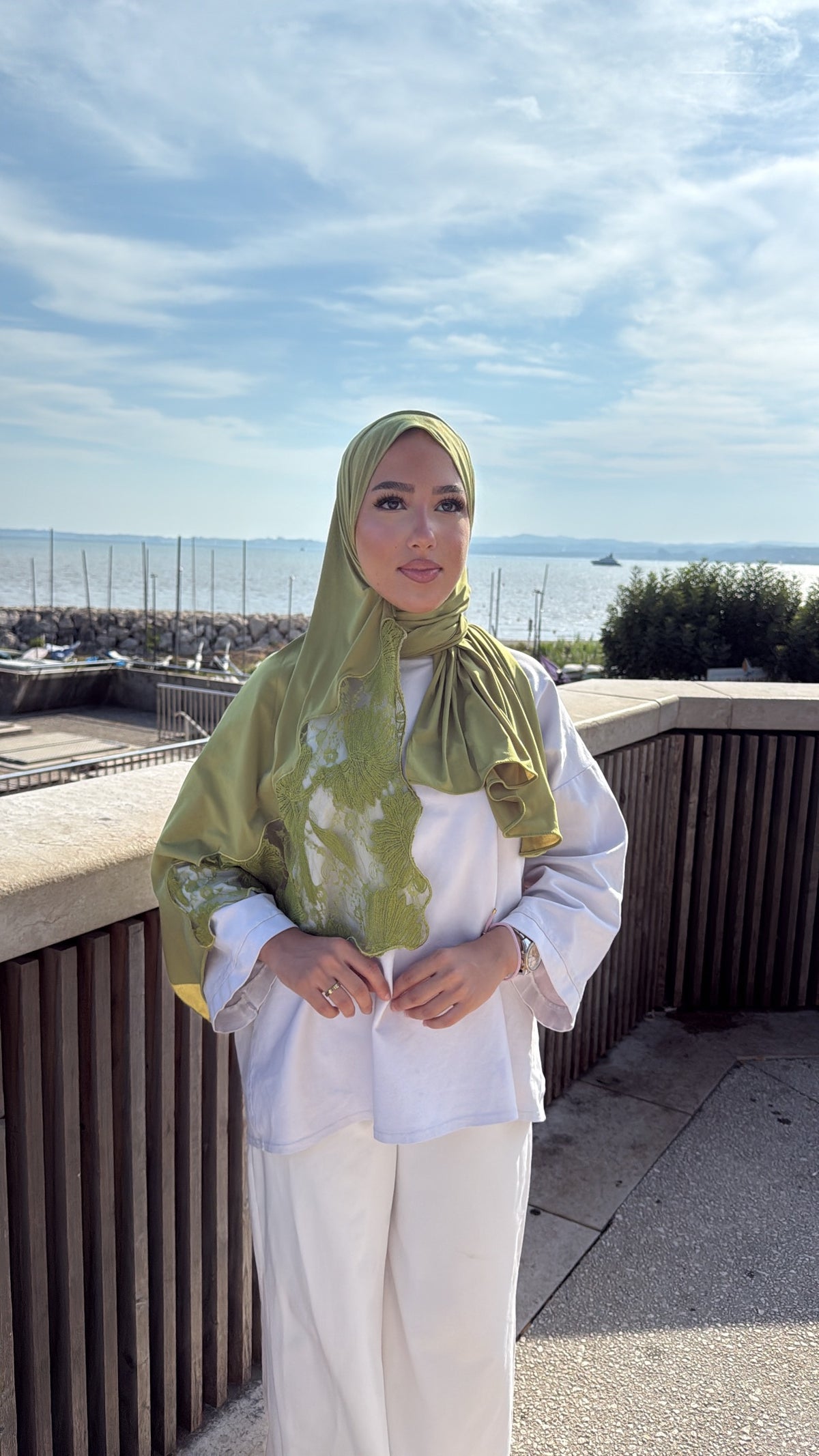 Hijab dentelle vert olive