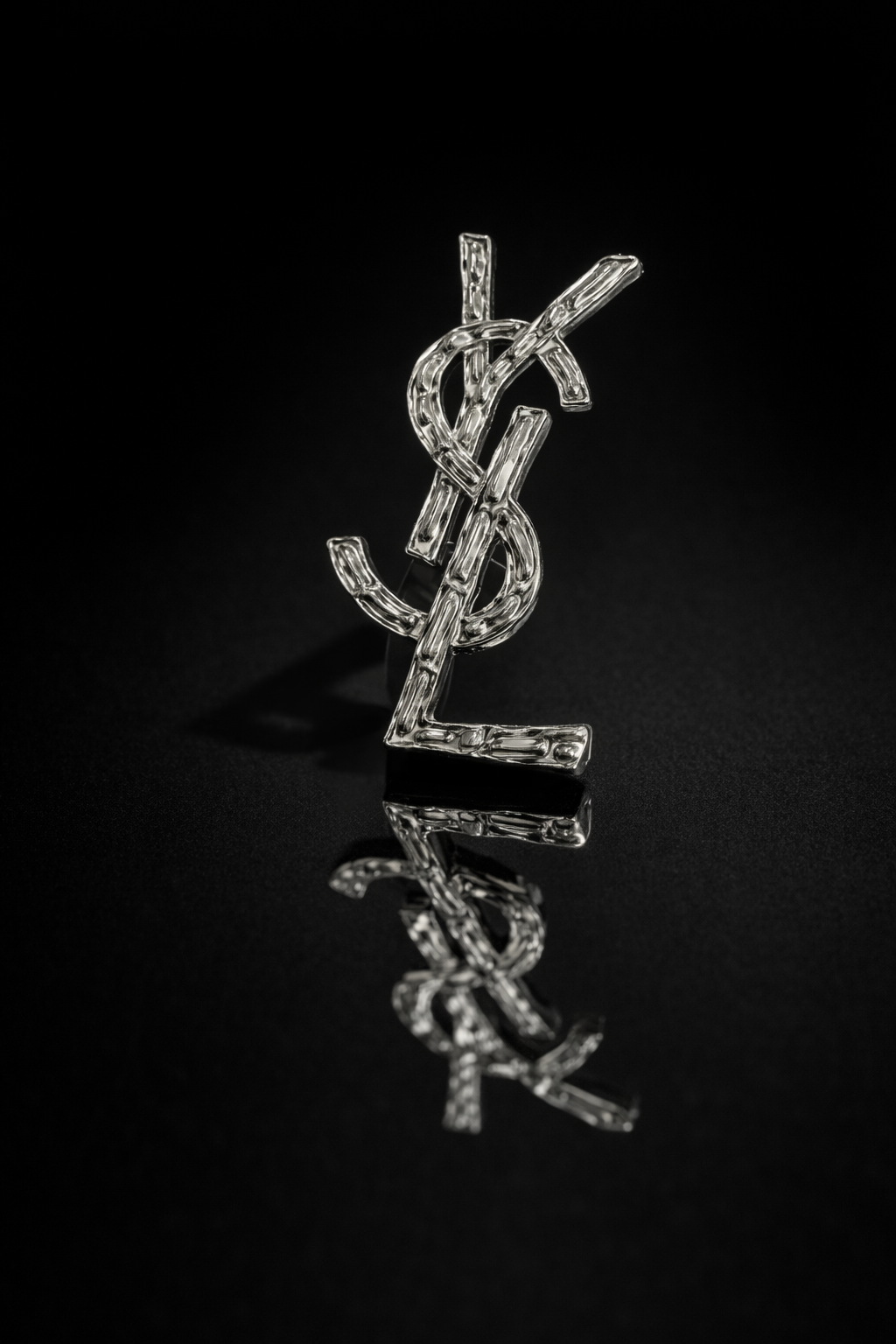 Broche YSL argenté