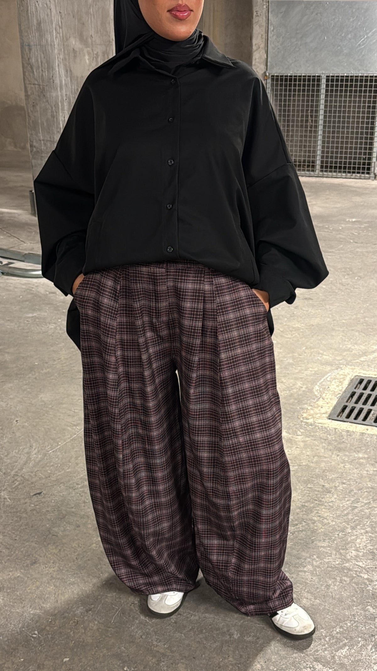 Pantalon bordeaux à carreaux