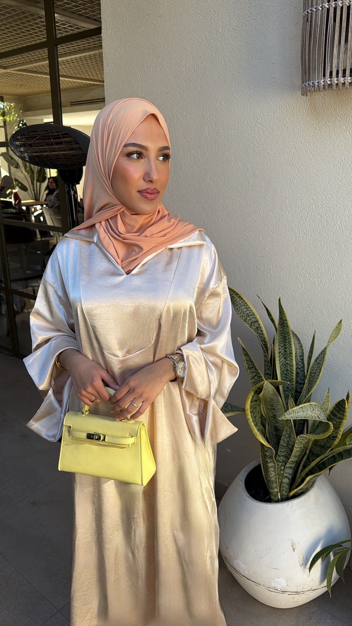 Abaya satinée crème
