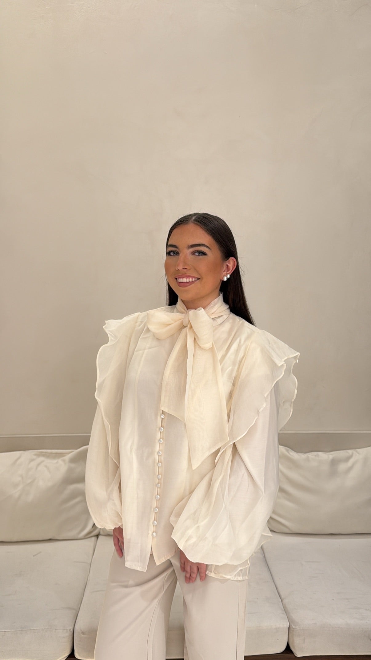 Blouse crème à noeud