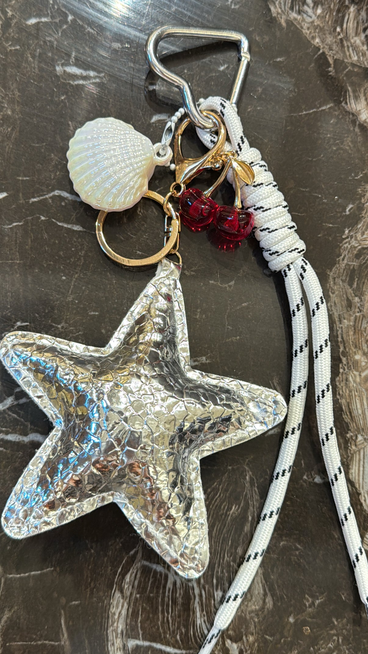 Charm de sac argenté