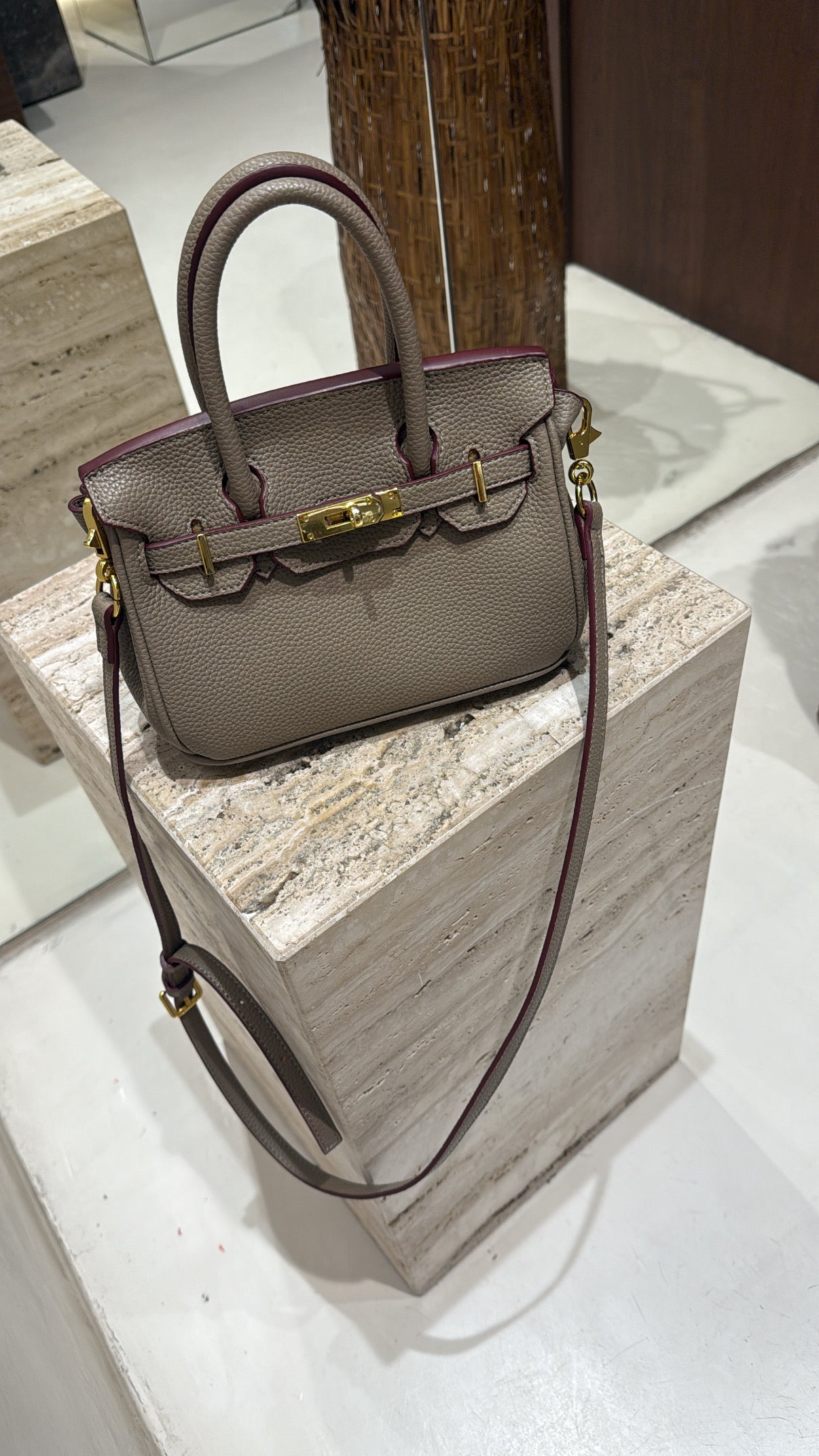 Sac MANAL nude